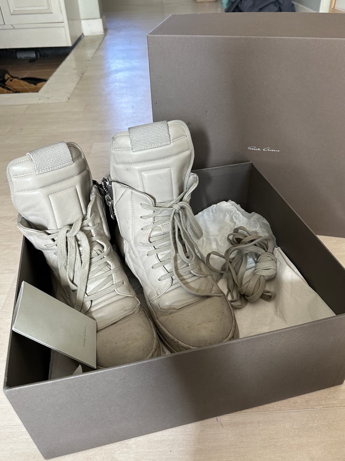 릭오웬스 지오바스켓 밀크 43 팝니다 상품이미지1