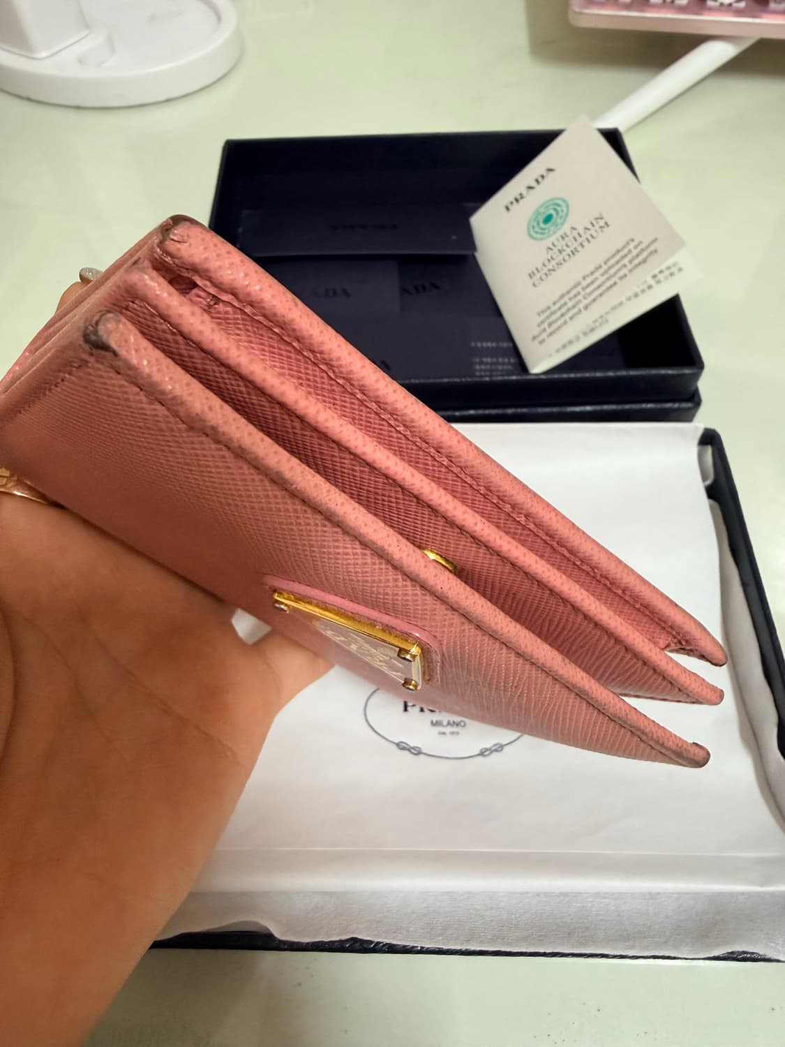 프라다 사피아노 트라이앵글 반지갑 핑크 상품이미지3