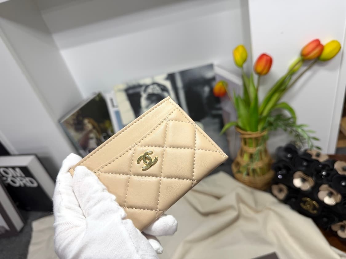 샤넬뷰티 램스킨 카드지갑 베이지 풀박스 상품이미지5