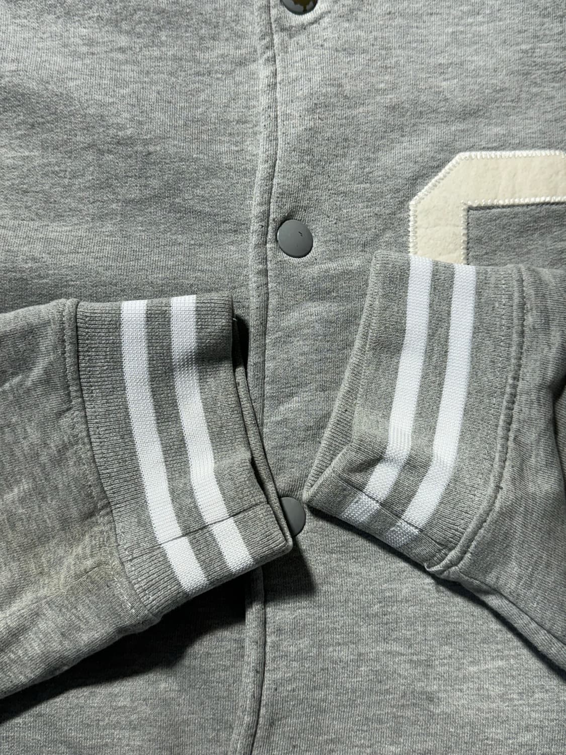 칼하트 C로고 바시티 자켓 상품이미지4