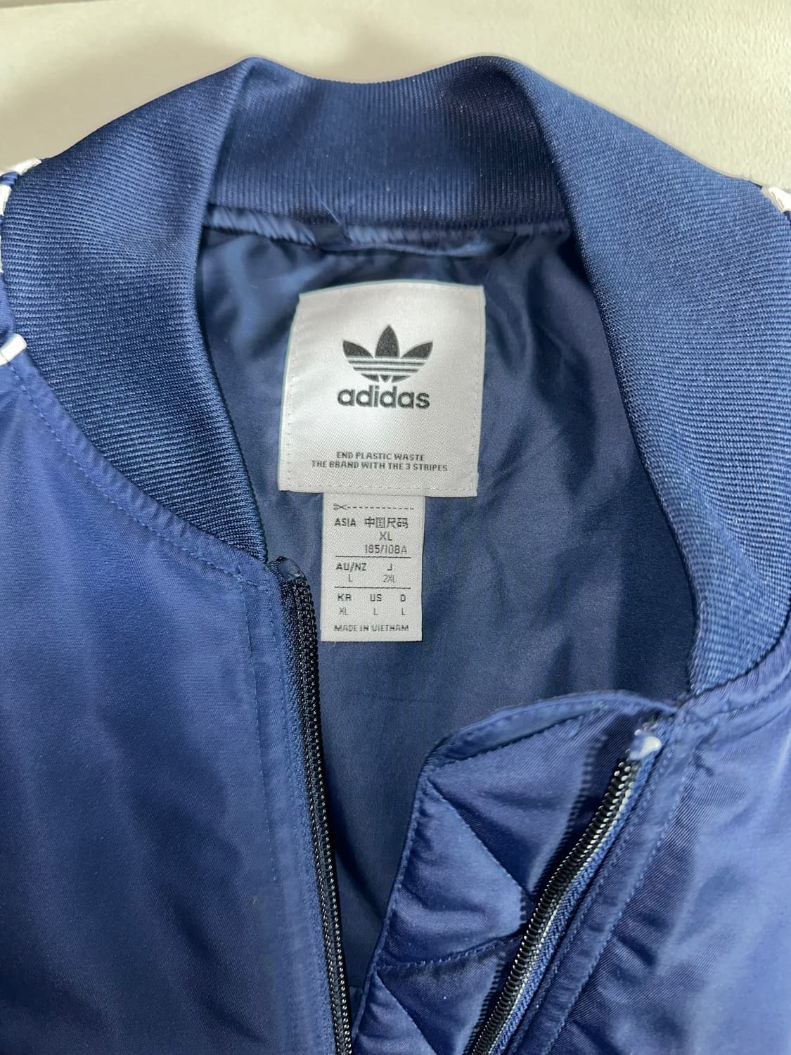 아디다스 오리지널스 퀼티드 슈퍼스타 봄버 자켓 네이비 상품이미지2