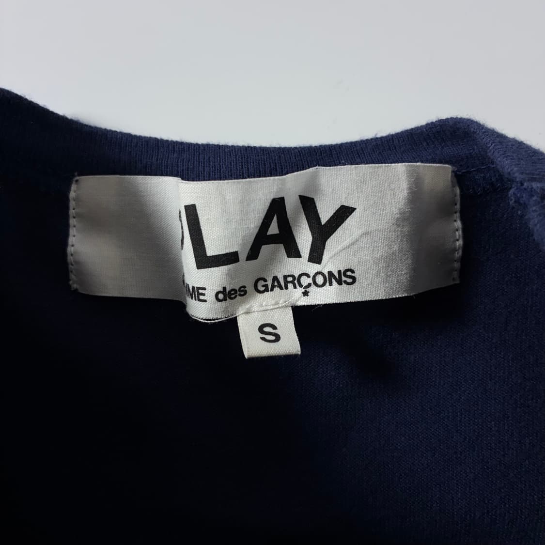 Comme des garsons  꼼데가르송 하트 프린트 네이비 반팔티 상품이미지4