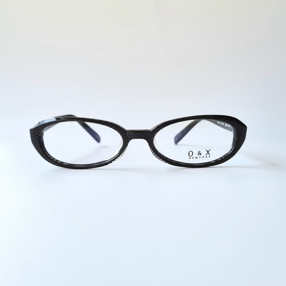 데드스탁 세련미와 디테일의 완성 O&X 뉴욕 스트라이프 안경테 상품이미지2