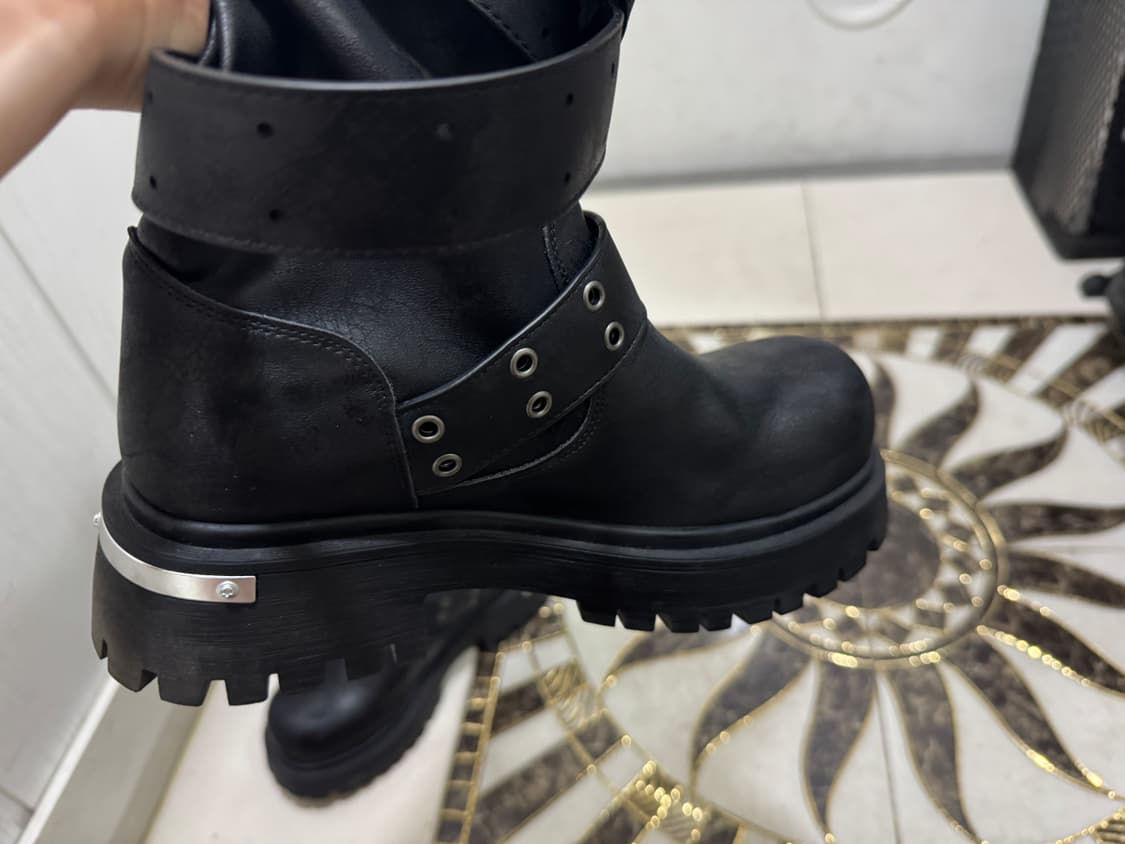 Rusk Strap Slouched Boots_Black 상품이미지5