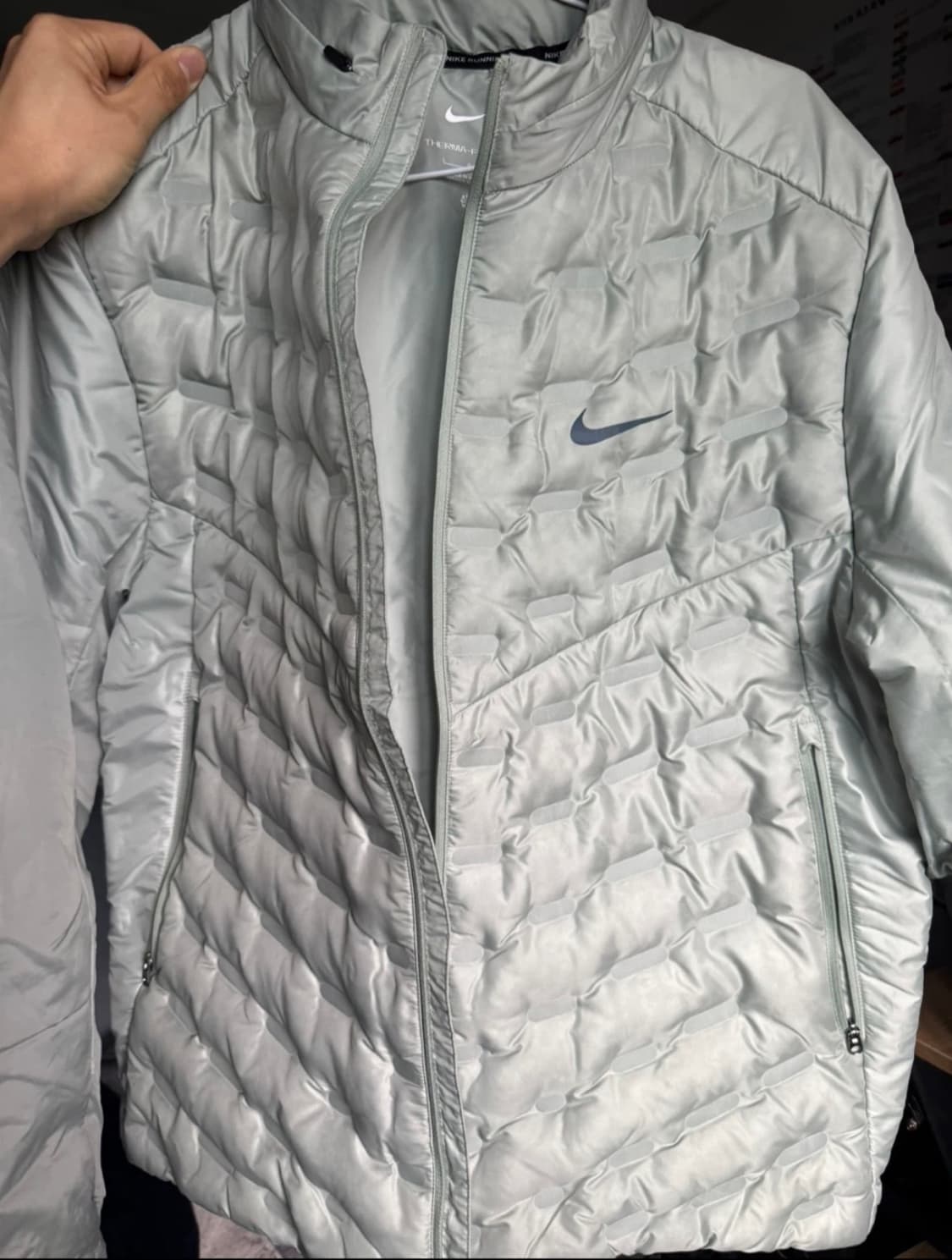 나이키 에어로로프트 써마핏 ADV 런닝 자켓 L 상품이미지1