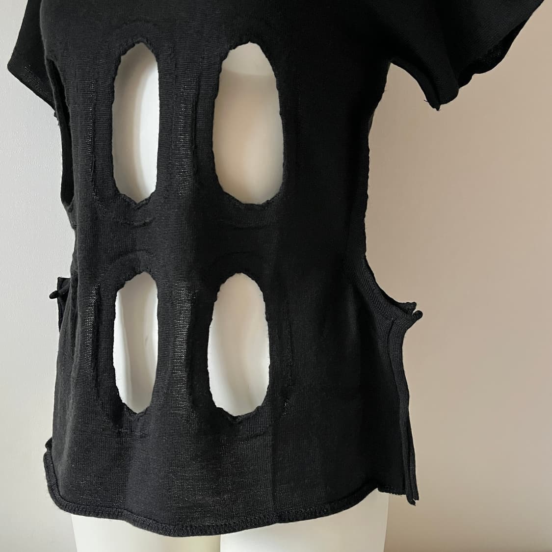 cut out 2d sweater 상품이미지3