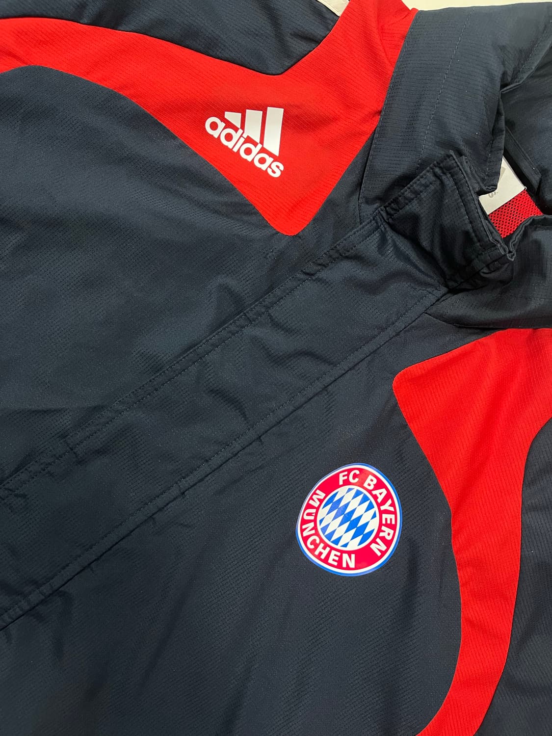 아디다스 FC 바이에른 뮌헨 우븐 자켓 상품이미지4