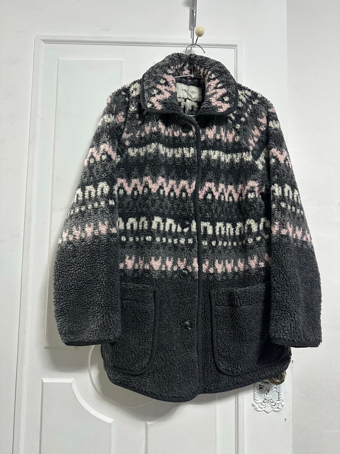 앤유 런던아이 페어아일 에코 시어링 하프 코트 상품이미지1