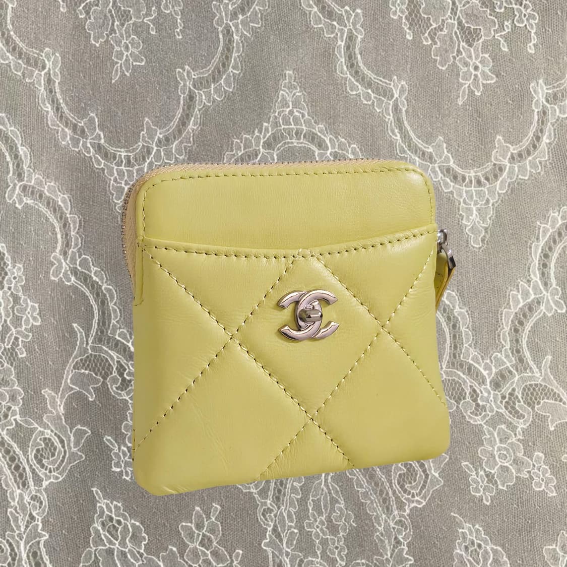 샤넬 빈티지 업사이클링 레몬 양가죽 지갑 상품이미지1