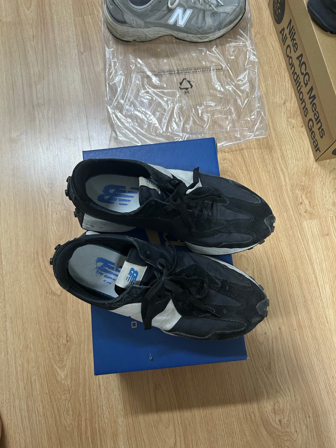 뉴발란스 327 블랙 스니커즈 280 상품이미지1