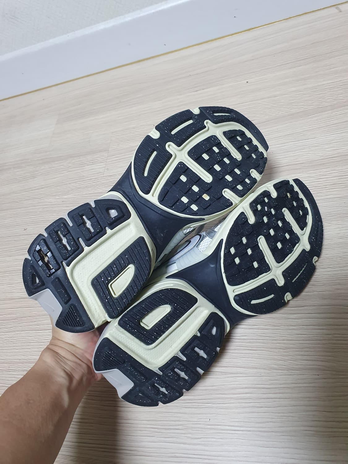 나이키 v2k 런 운동화 240 상품이미지5