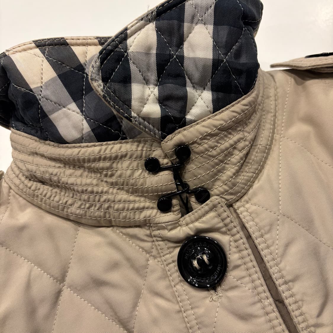 [4] 버버리 퀄팅 트렌치 벨티드 코트 베이지 C562 상품이미지4