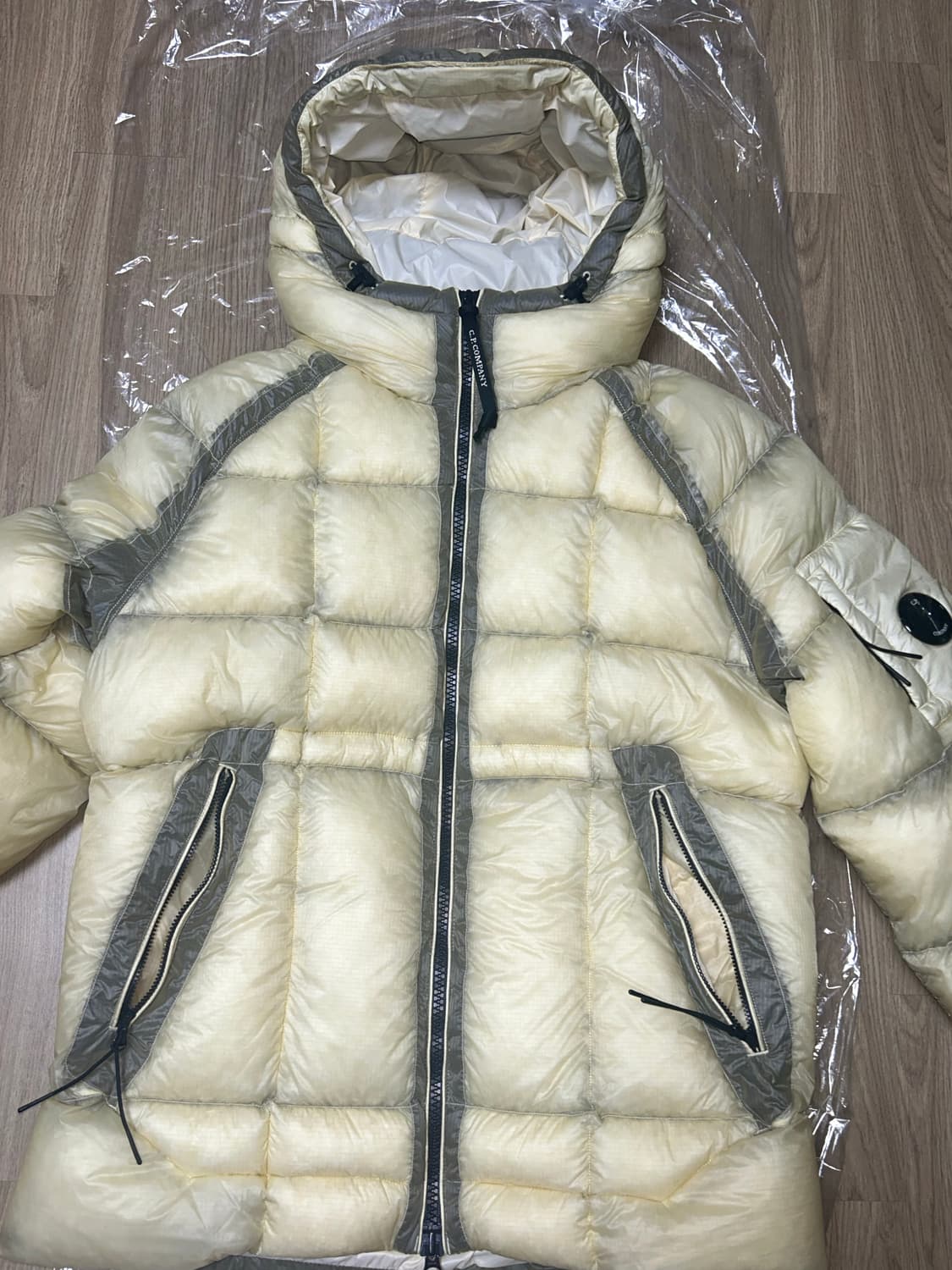 cp컴퍼니 dd쉘 피스타치오 L 새상품 상품이미지1