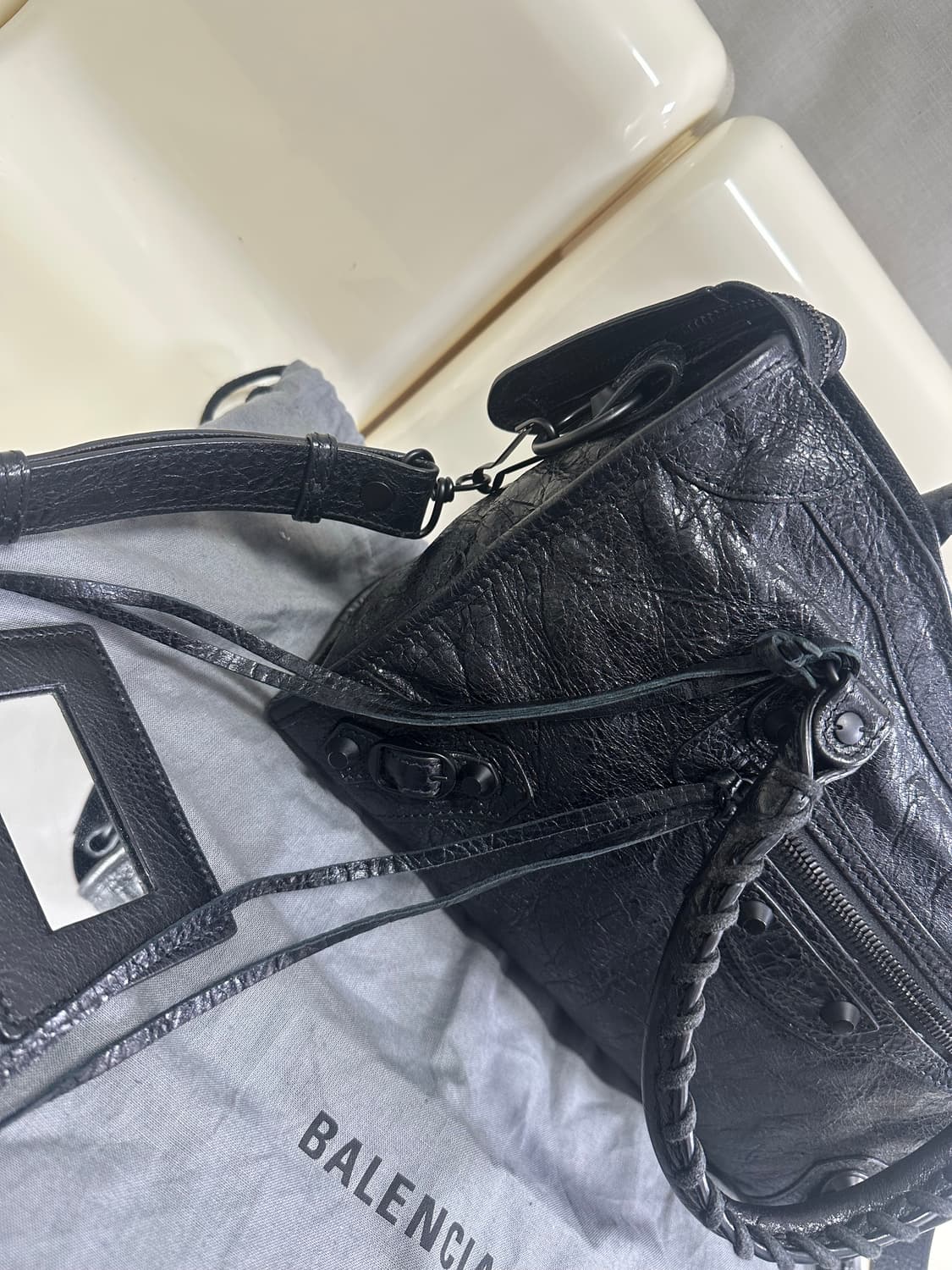 [A+ 정품] 발렌시아가 시티 모터백 스몰 블랙 상품이미지3