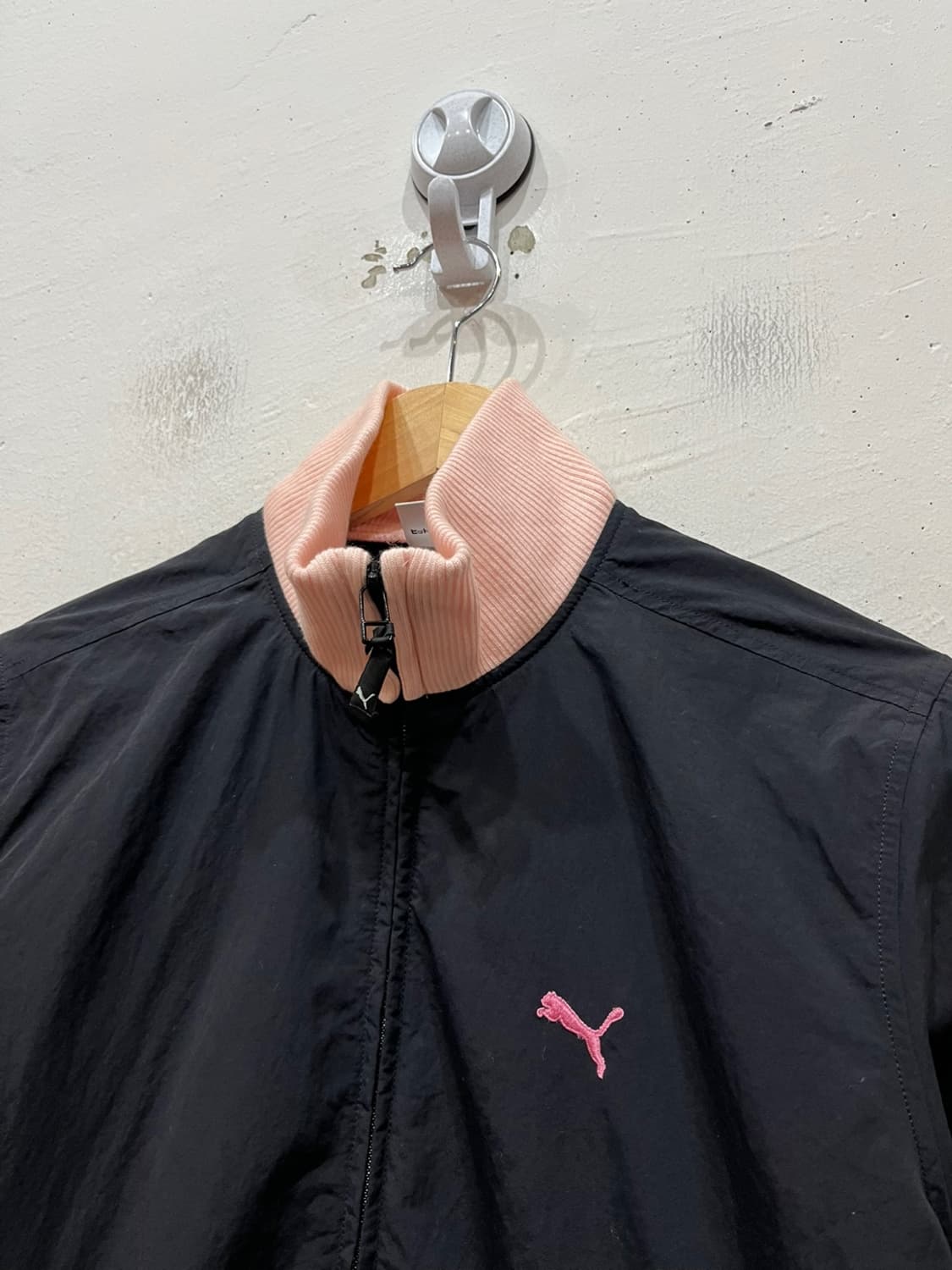 PUMA 퓨마 재팬 핑크로고 나일론 봄버자켓 상품이미지2