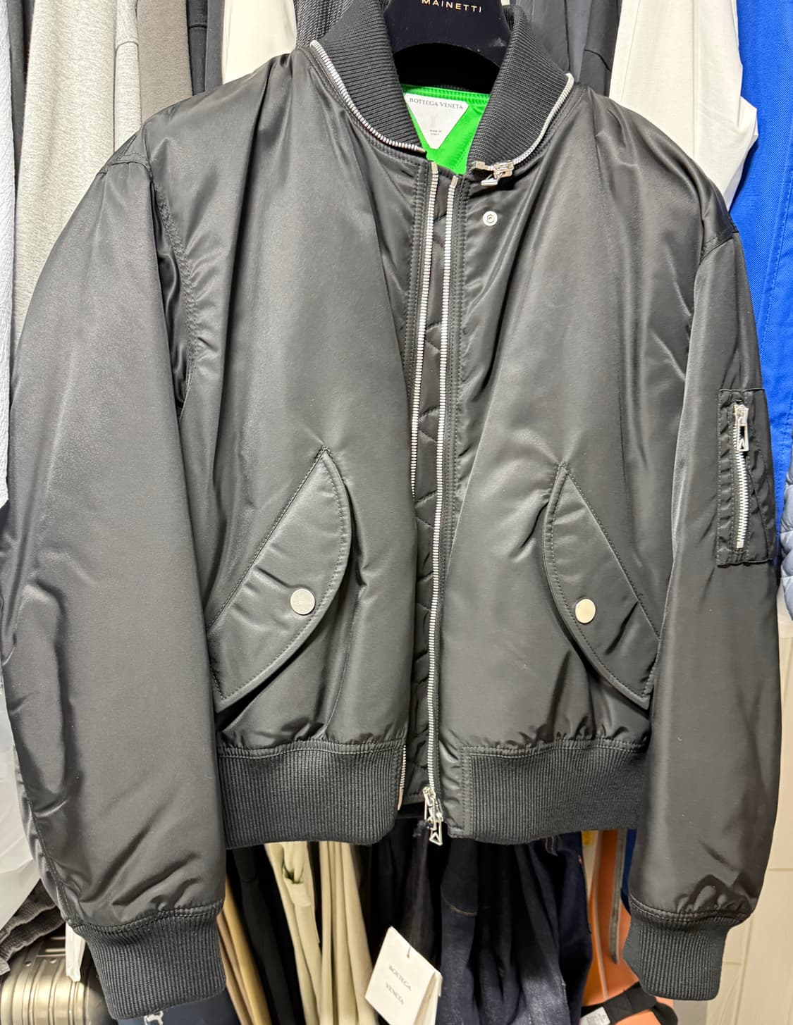 [L] 보테가 베네타 나일론 개버딘 후드 봄버 자켓 블랙 상품이미지2