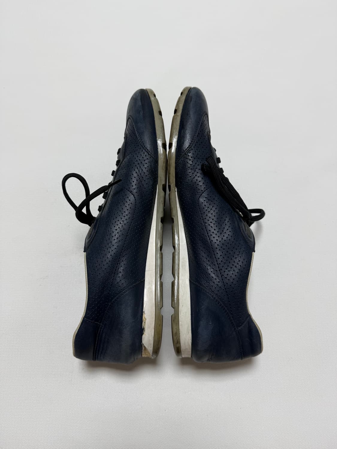 프라다 퍼퍼레이티드 레더 스니커즈 uk9 상품이미지9