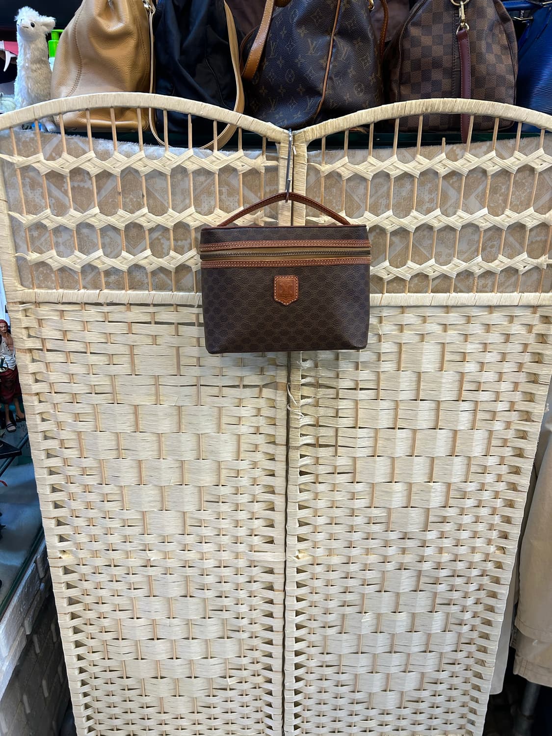 정품 셀린느 마카담 베니티백 팝니다 상품이미지1