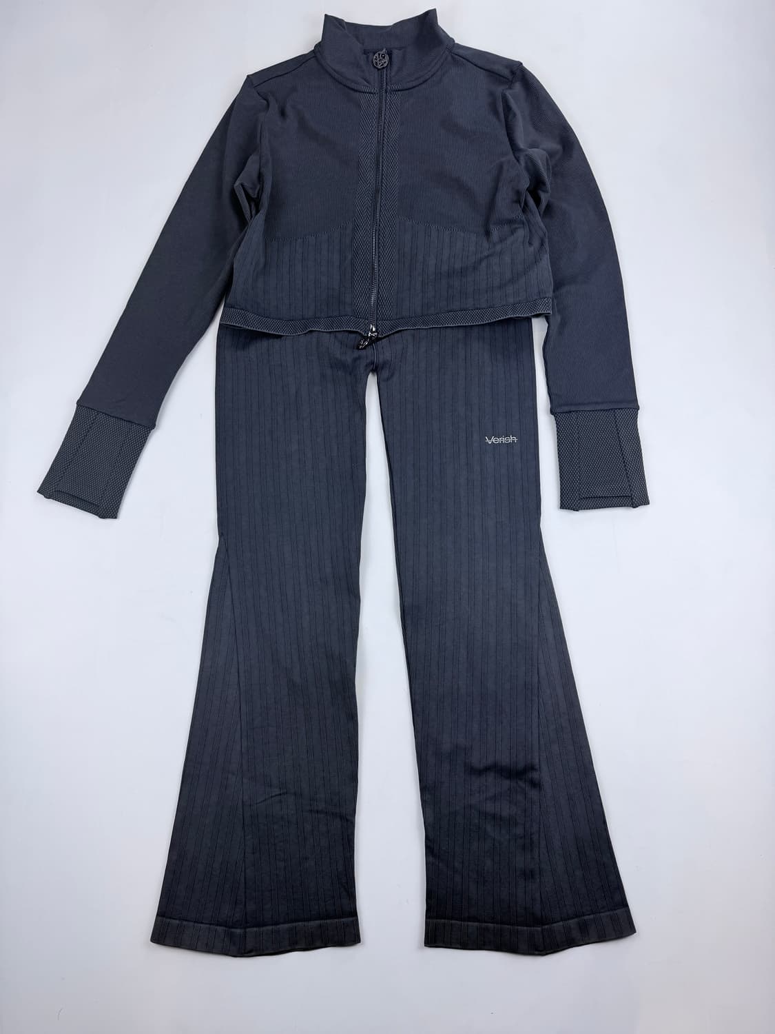 베리시 어텀나잇 부츠컷 트레이닝 세트 상품이미지2