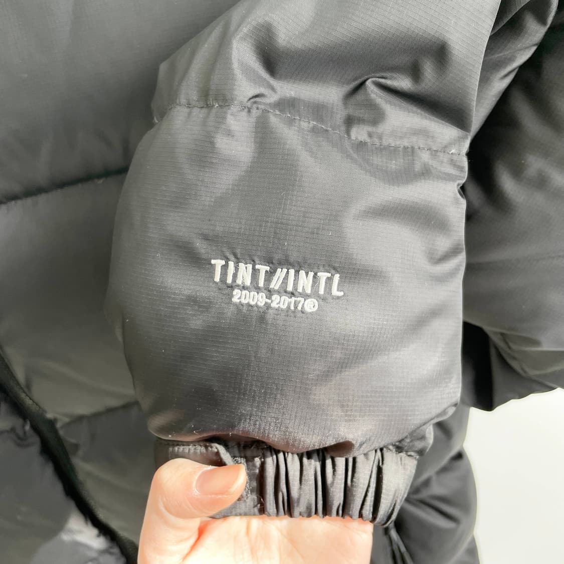 C1 디스이즈네버댓 카라 스펠아웃 다운 패딩 점퍼 M사이즈 상품이미지4