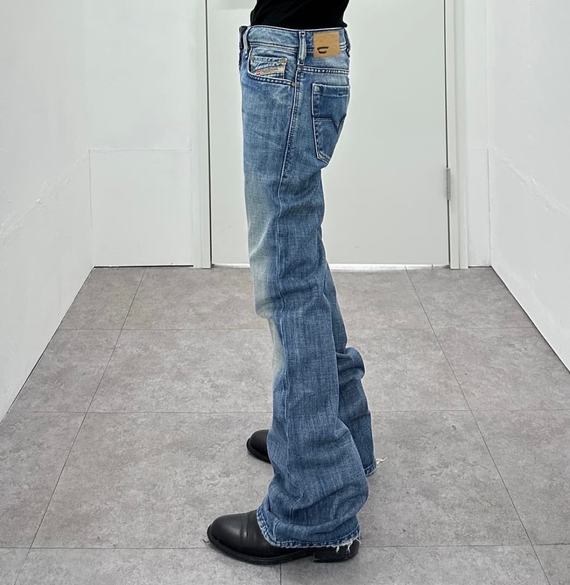Diesel Distressed Indigo Bootcut Denim 상품이미지1