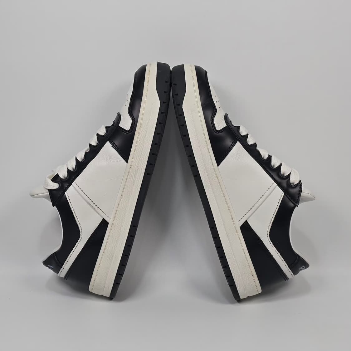 프라다 다운타운 퍼포레이트 가죽 스니커즈 ( 220 ) 상품이미지5