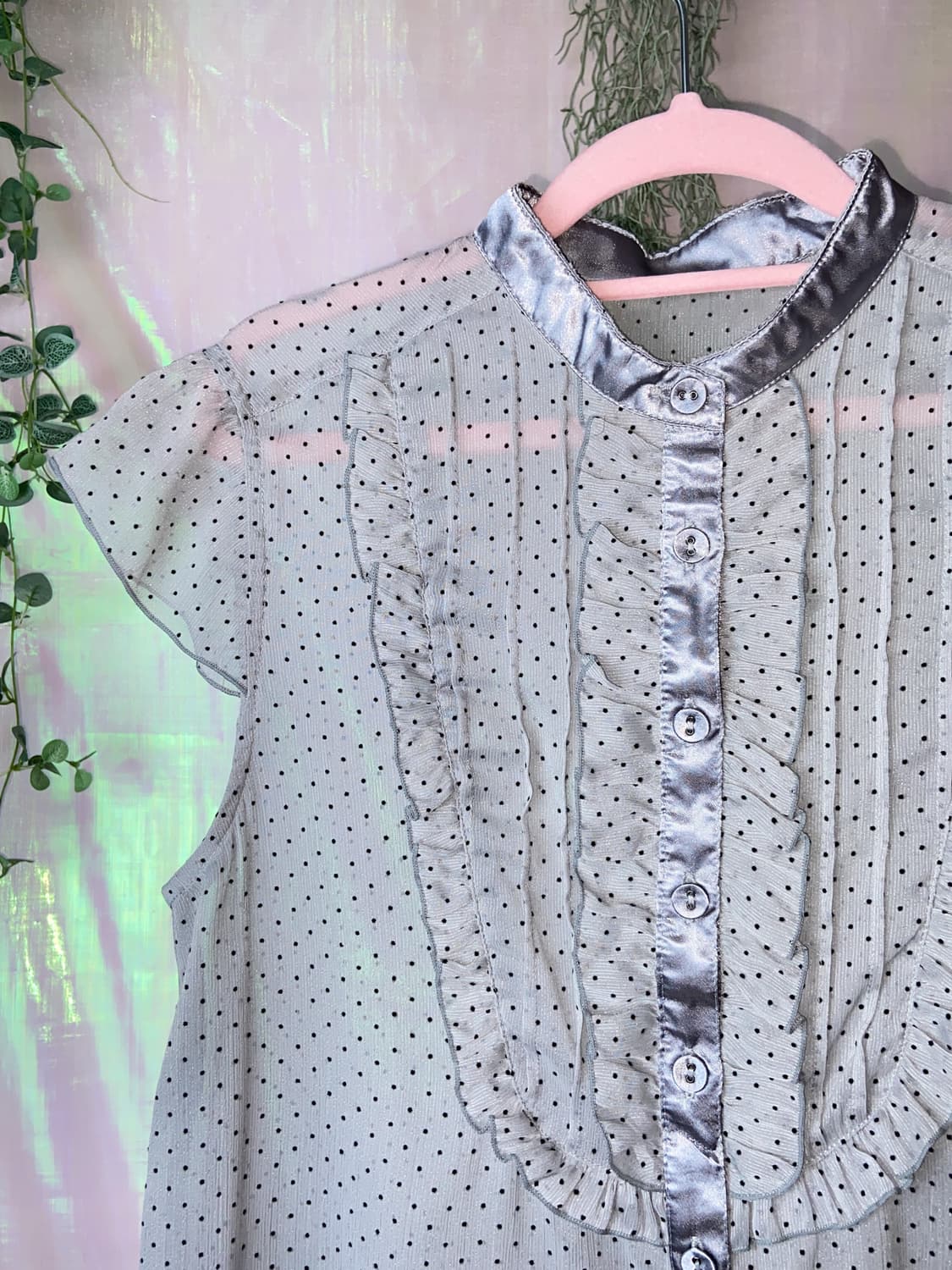 그레이 도트프릴 반팔블라우스  상품이미지2