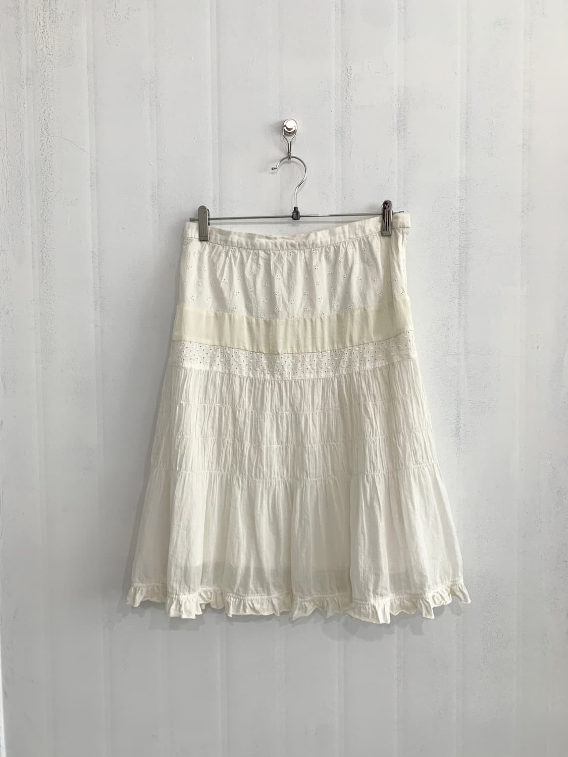 Ivory Embroidered Tiered Skirt 상품이미지1