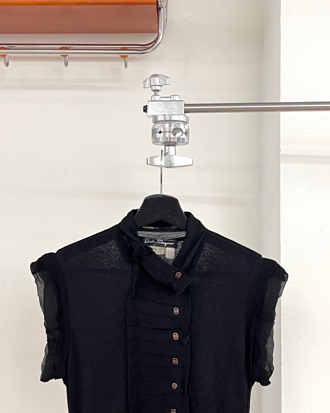 살바토레 페라가모 블랙 턱 디테일 슬리브리스 상품이미지2