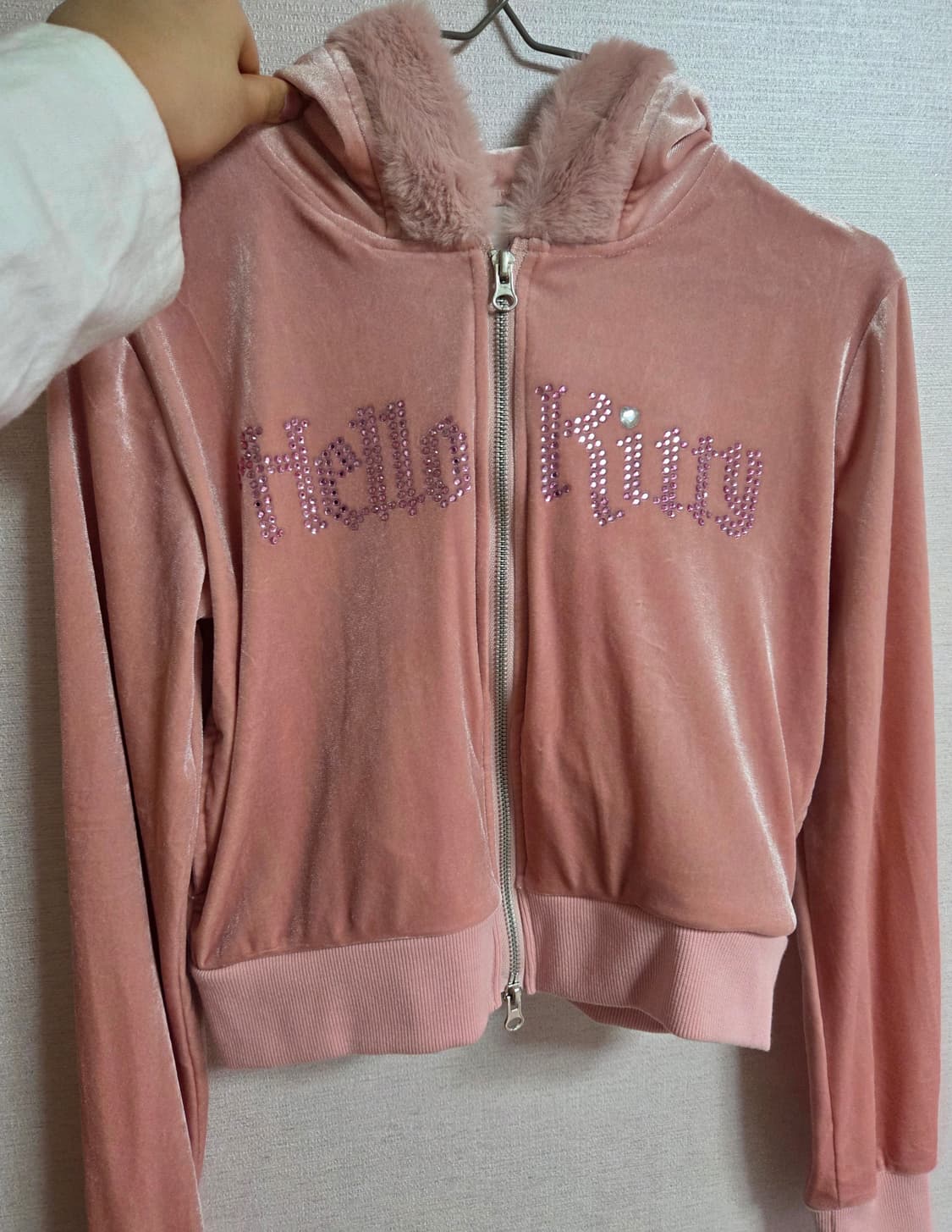 spinns 스핀즈 헬로키티 50주년 한정 퍼 집업 갸루 라떼갸루 상품이미지1