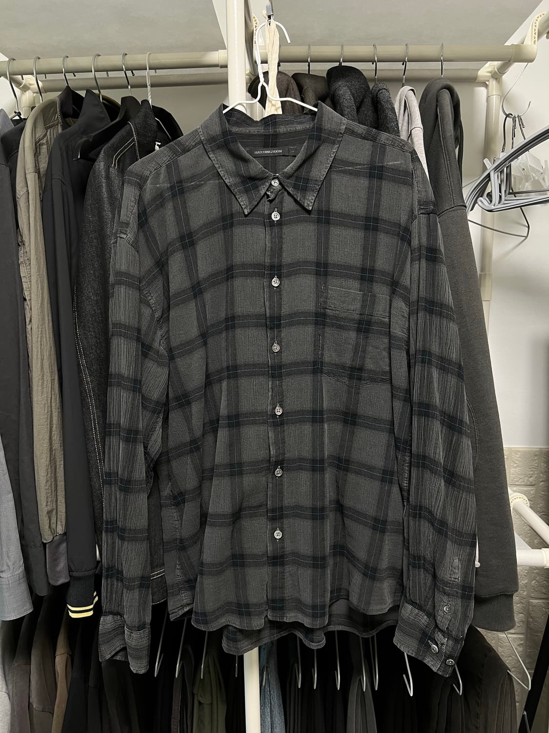 [3] 해칭룸 클래식 셔츠 오버다이드 체크 차콜 상품이미지1