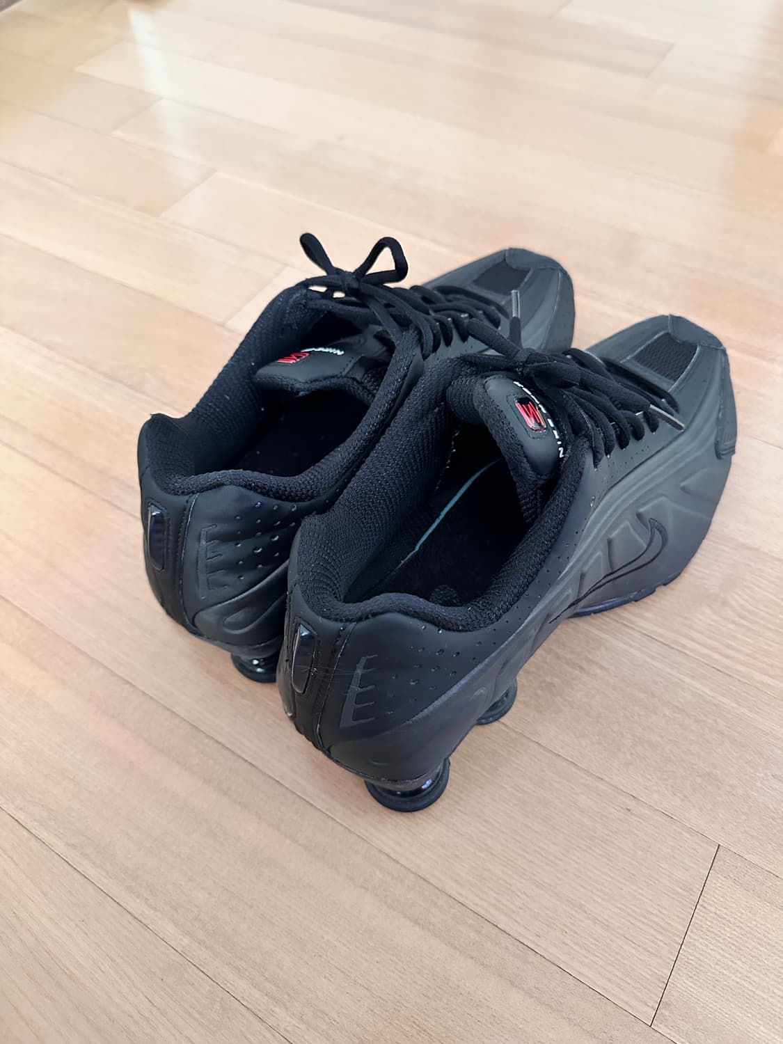 나이키 샥스 r4 블랙 브라이튼 크림슨 285 상품이미지5