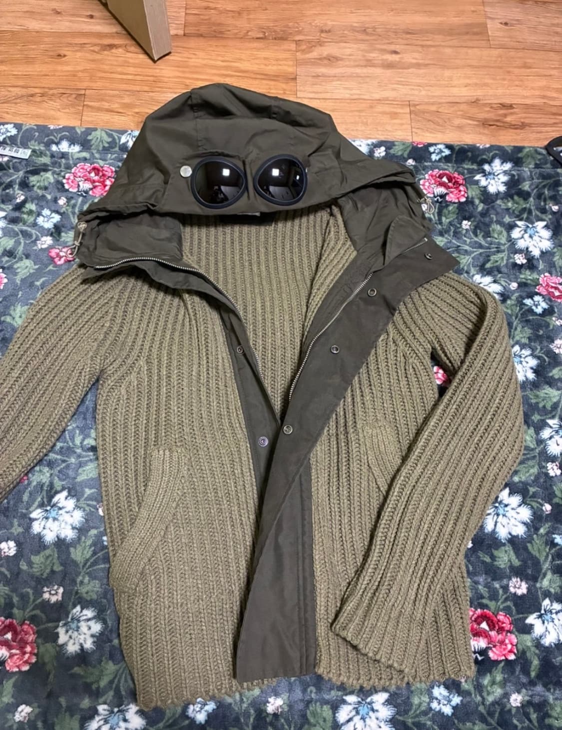 cp컴퍼니 니트후드집업 올리브 카키 상품이미지1