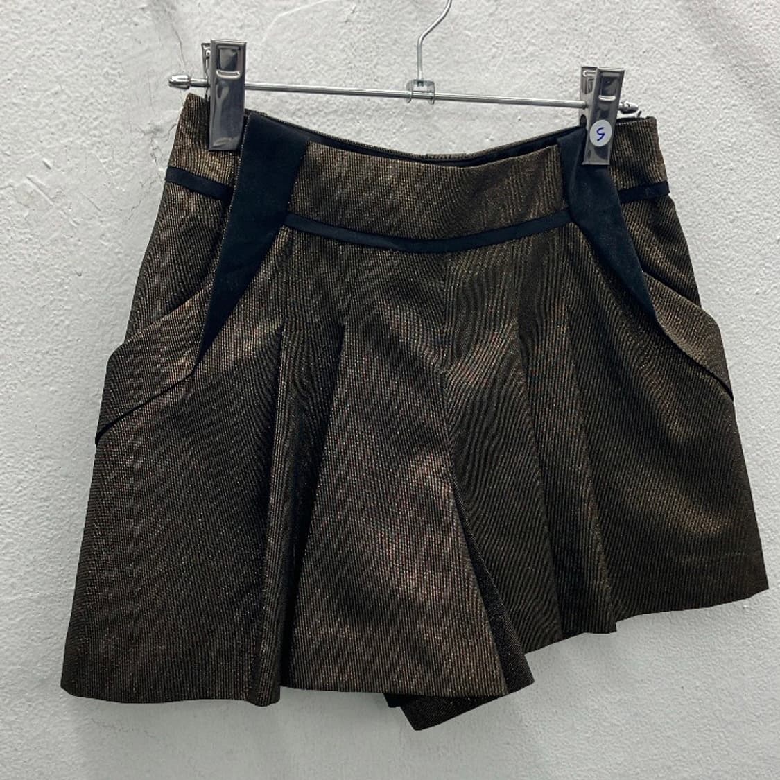 에고이스트 골드잔글리터 플레어쇼츠 상품이미지1