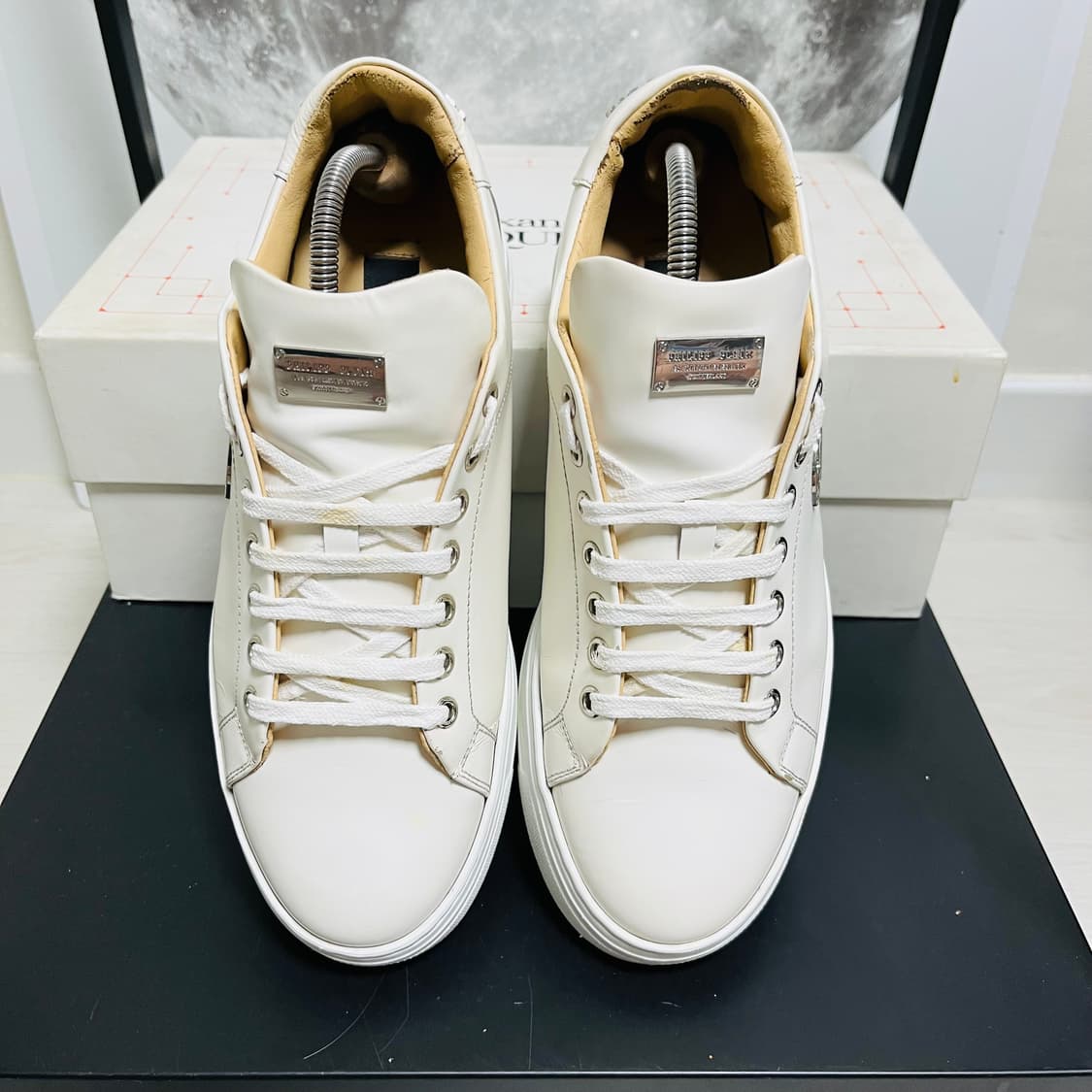 정품 40) 필립플레인 메탈 스컬 로고 스니커즈 255~260 상품이미지3