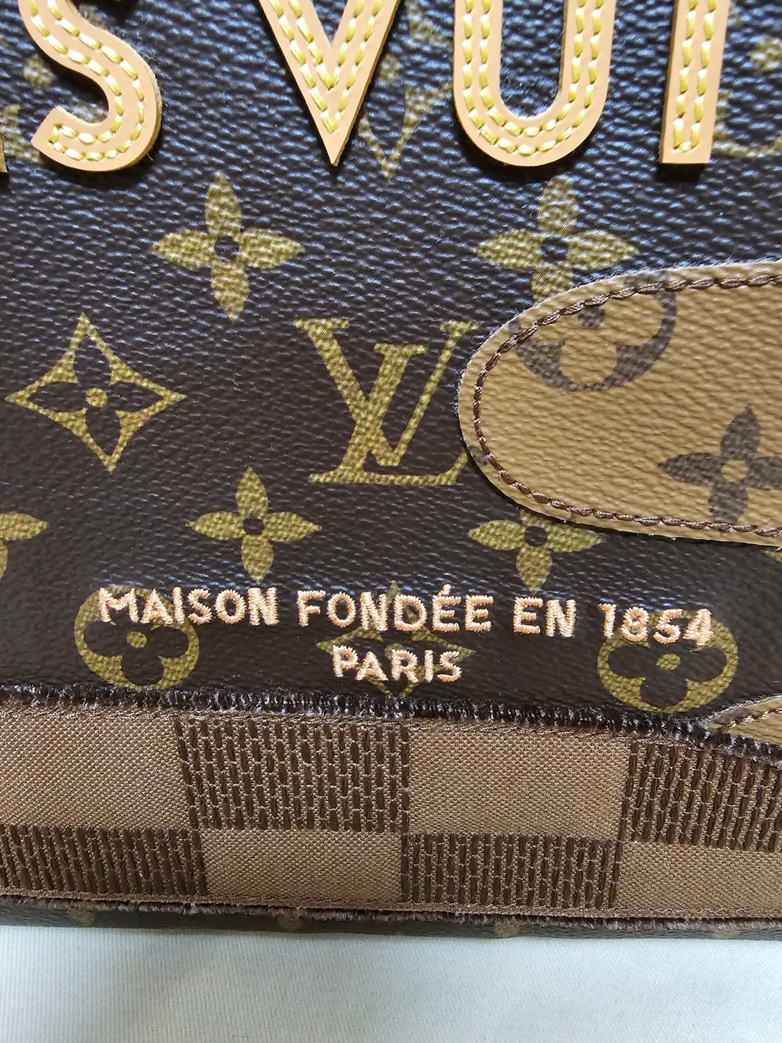 루이비통 니고x퍼렐 한정판 쇼퍼 토트백MM 크로스백 상품이미지8