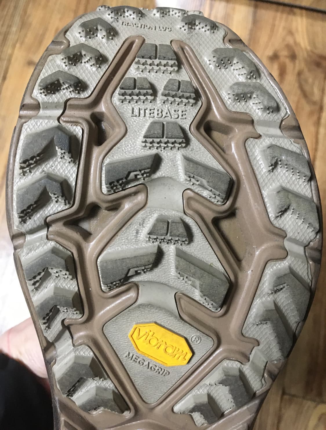 호카 새티스파이 마파테스피드4 라이트 러버 판매합니다 상품이미지6