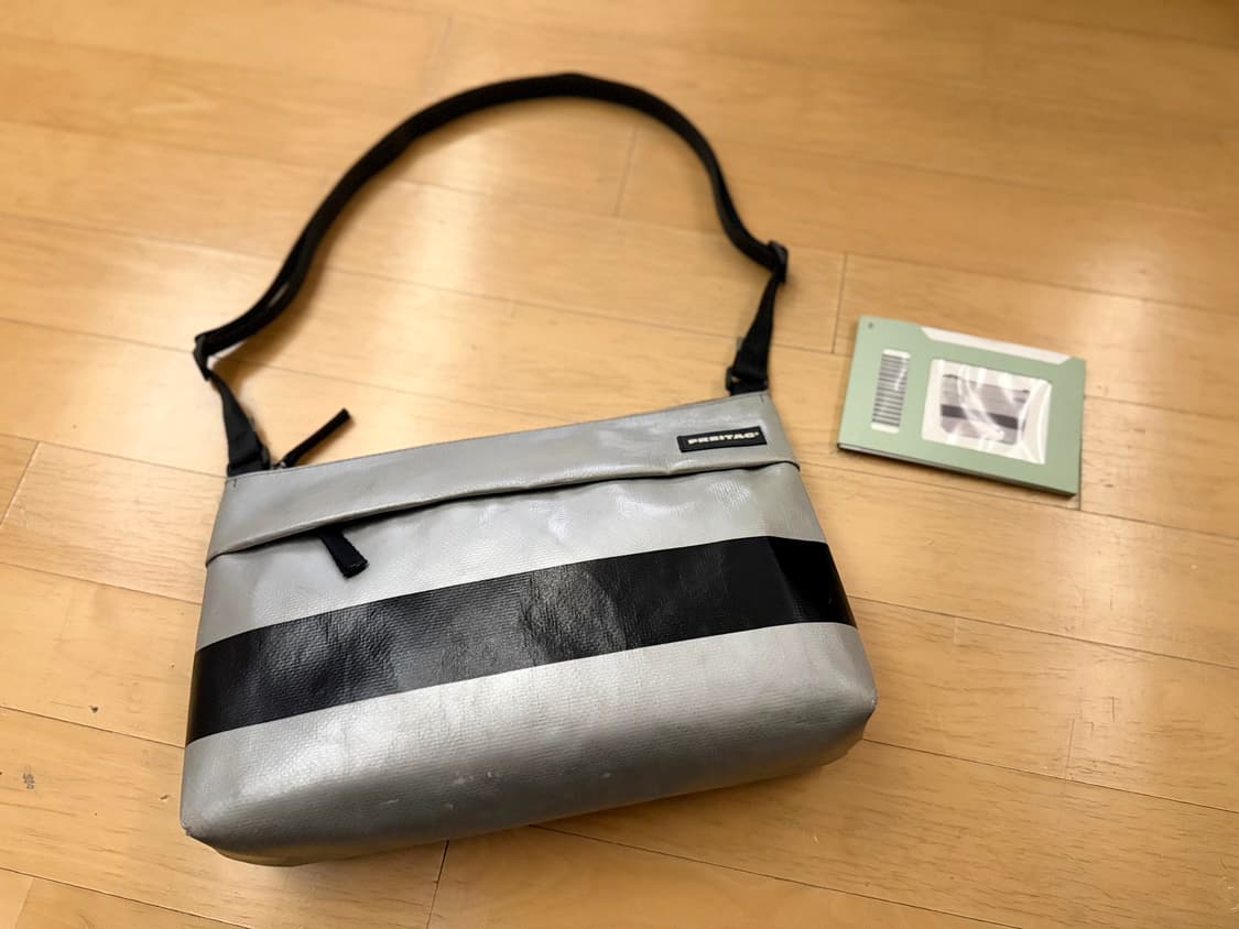 [프라이탁] 루 LOU F553 (실버, 블랙 포인트) 상품이미지1