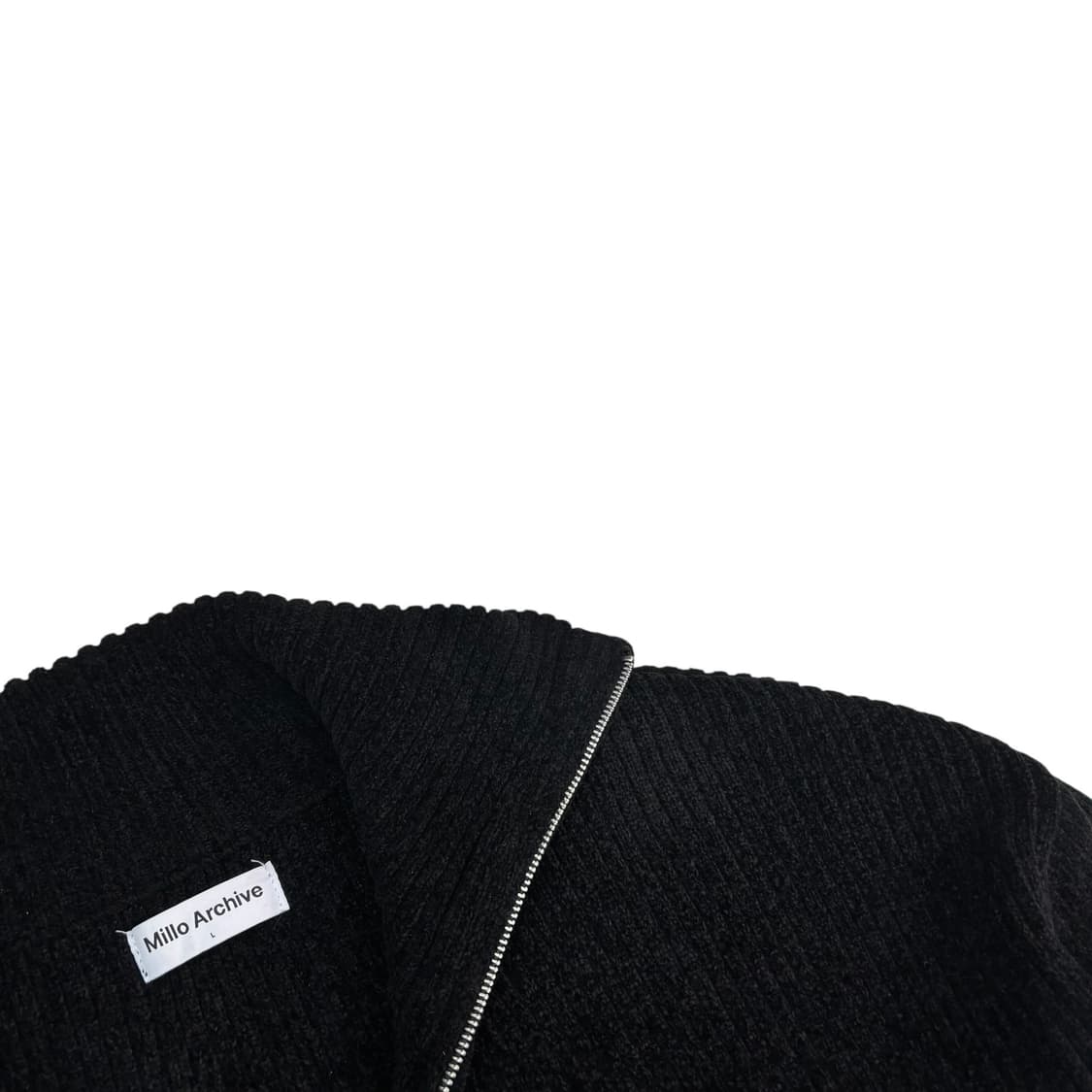 밀로아카이브 블랙 오버 핏 하이넥 니트 집업 상품이미지3