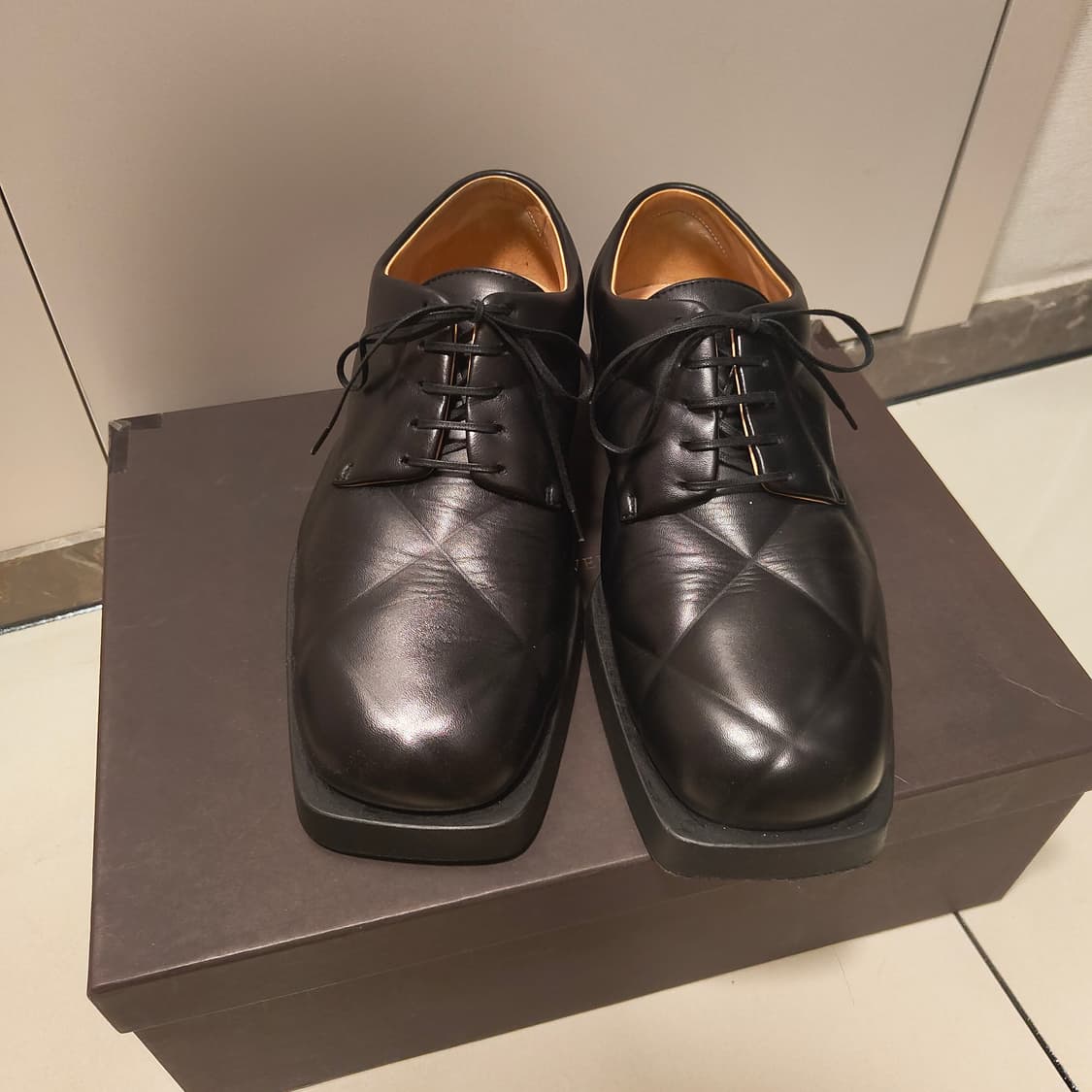 보테가베네타 퀼팅 더비 42.5 상품이미지2