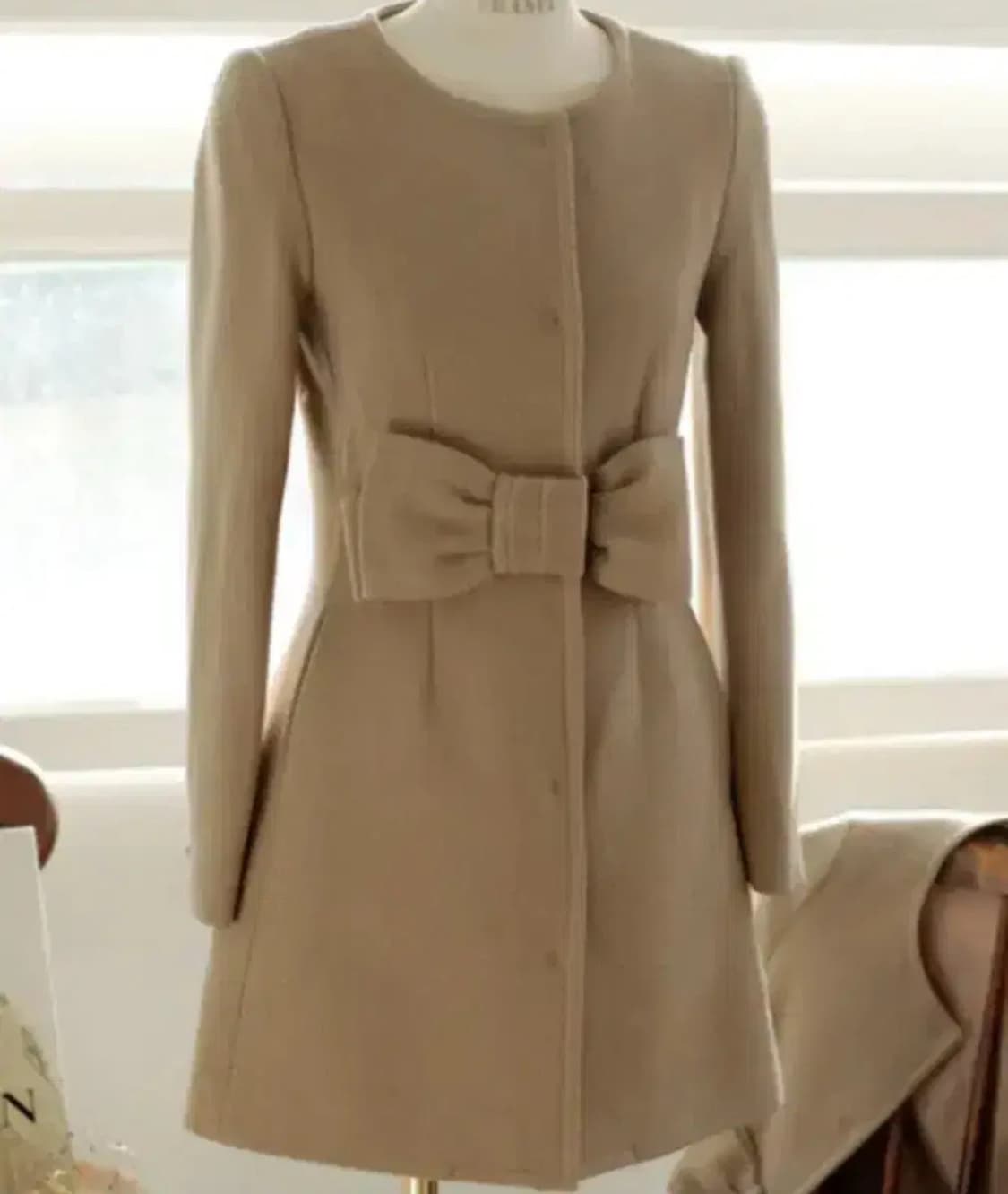 밀크코코아 베이지 리본 코트 라떼갸루 상품이미지1