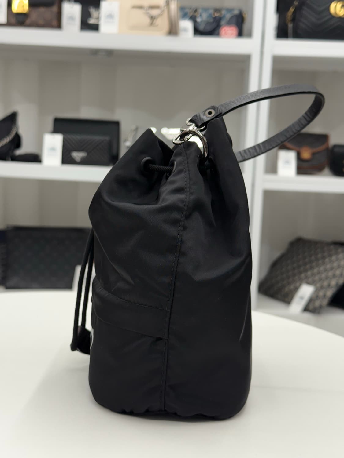 [OS] 버버리 포이베 나일론 버킷백 상품이미지3