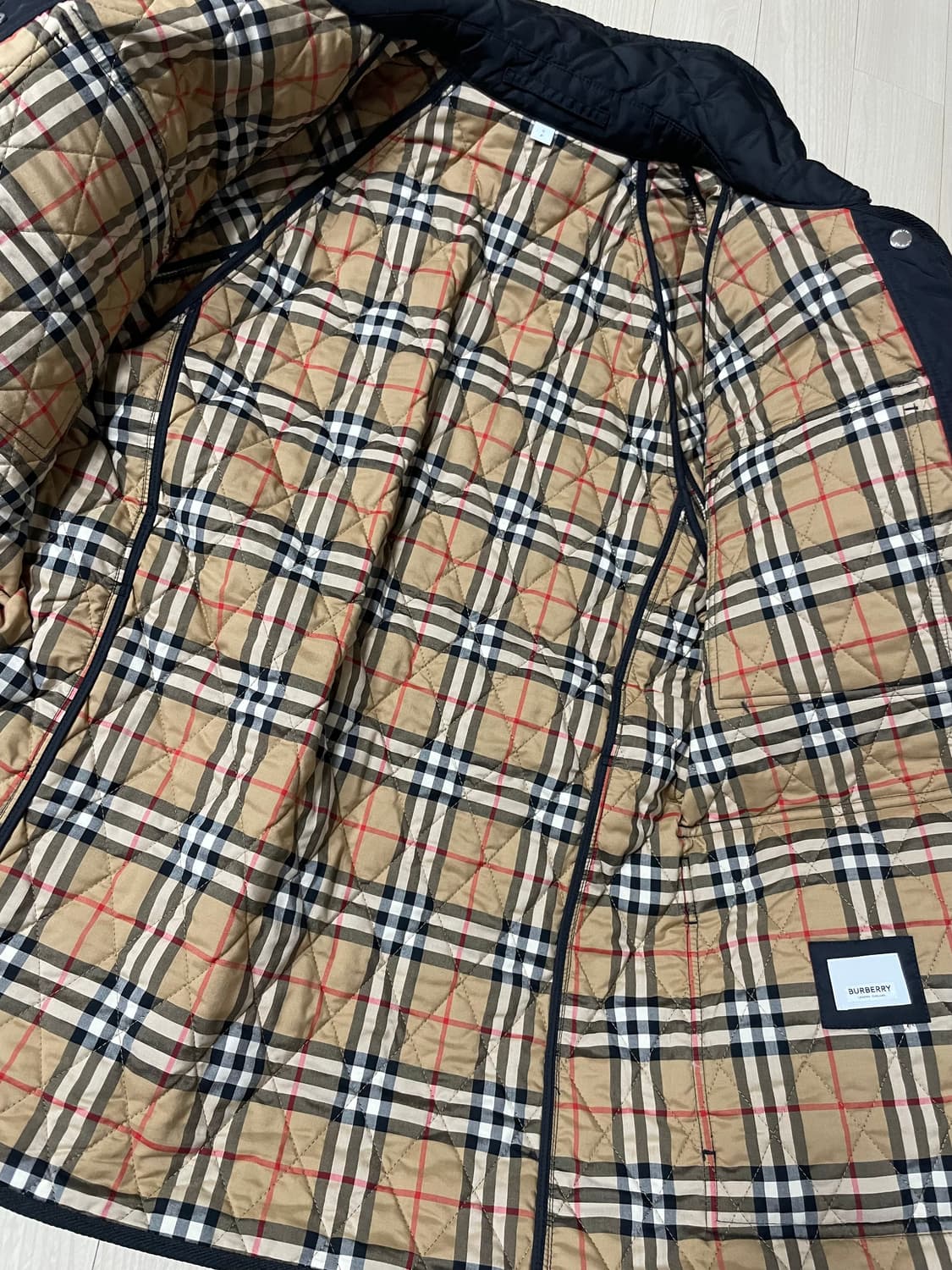 버버리 다이아몬드 퀼팅 벨티드 자켓 블랙 S 상품이미지7