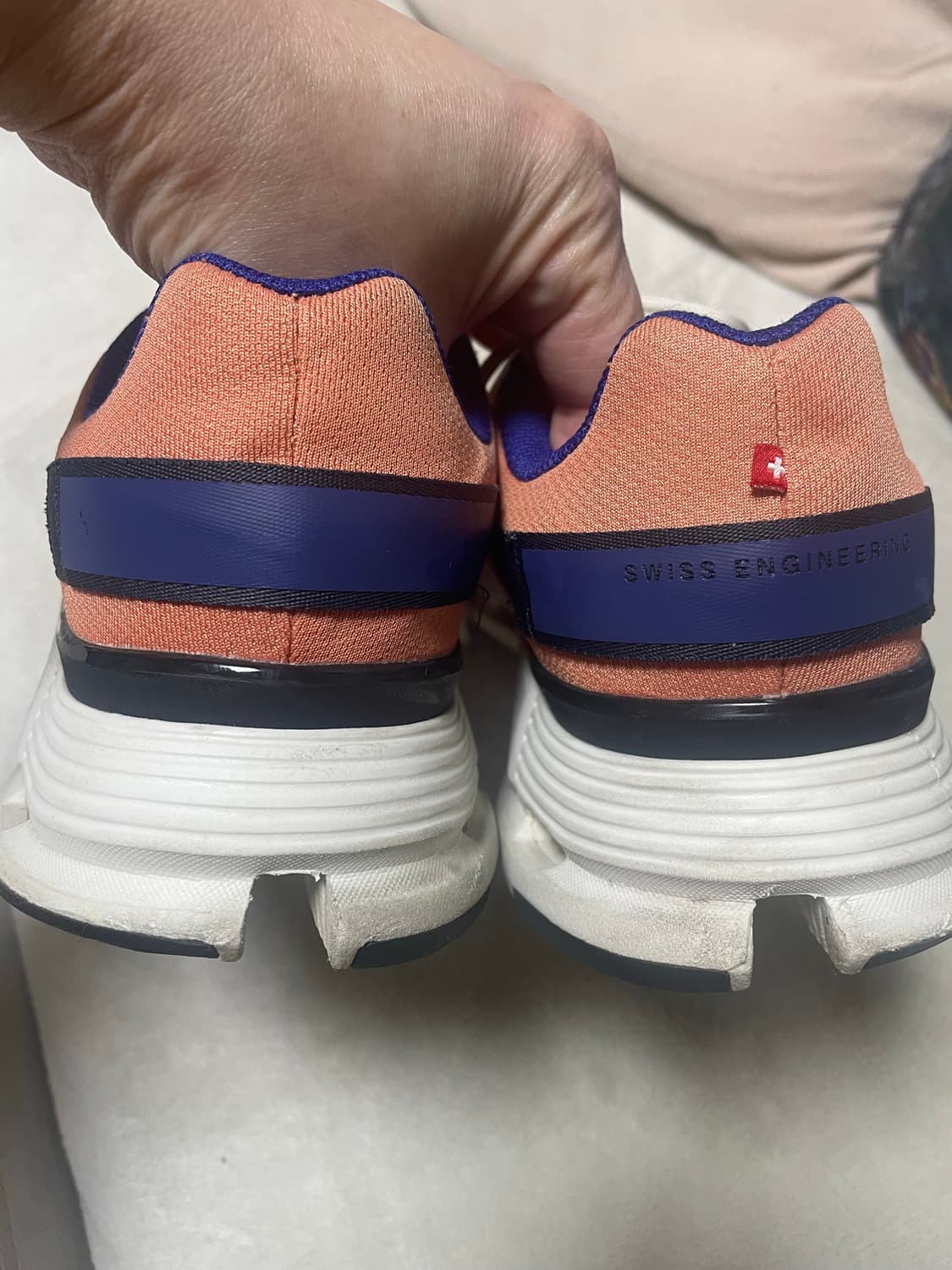 온러닝 클라우드노바 폼 275 상품이미지4