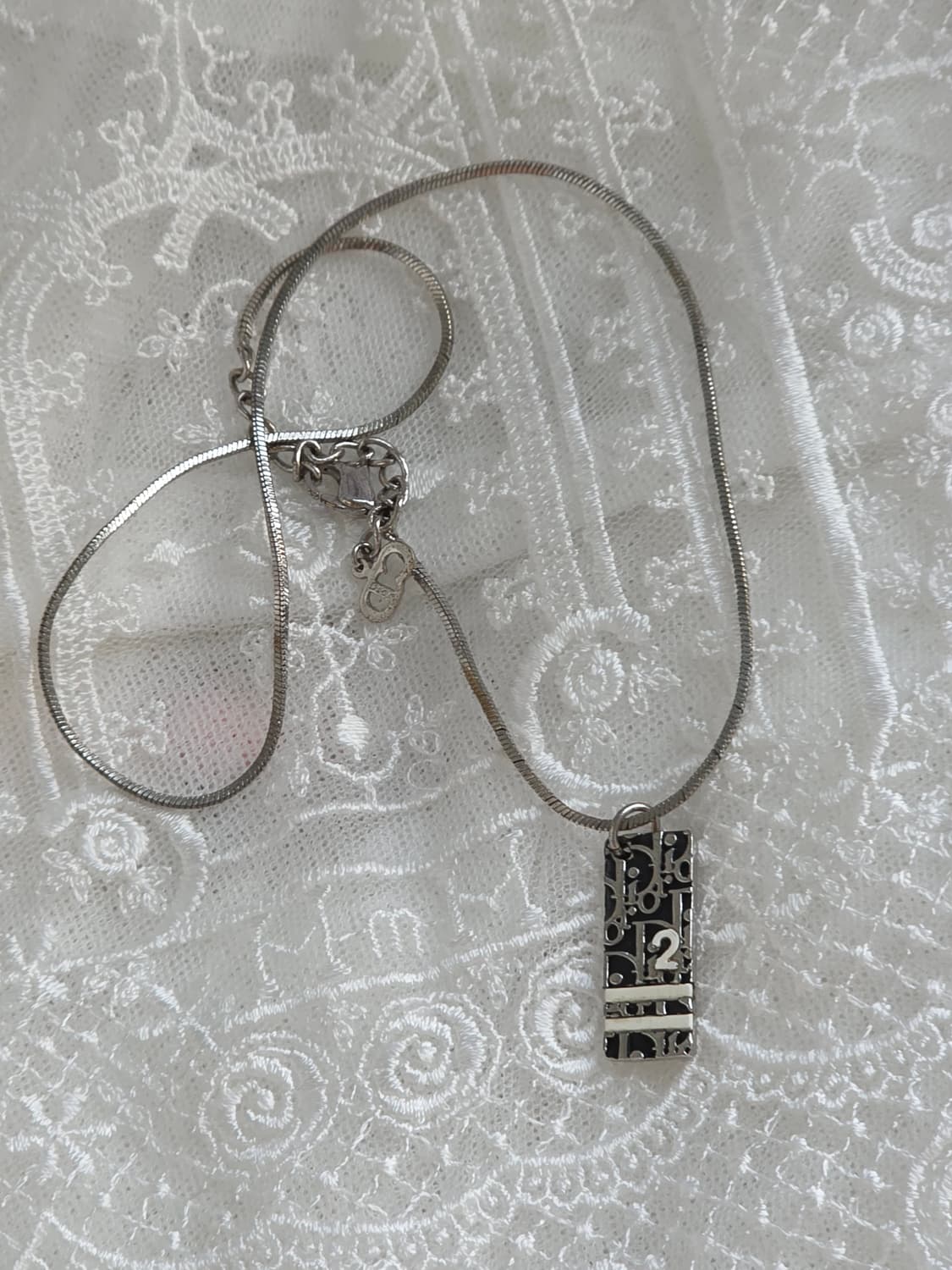 디올 은장 블랙실버 트로터 dior 로고플레이트 목걸이 상품이미지4