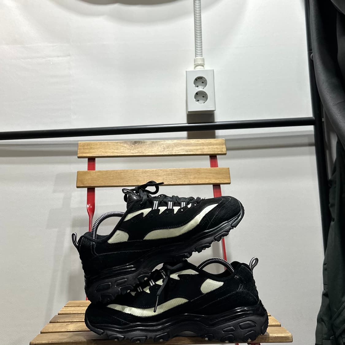 250) 스케쳐스 운동화 남녀공용 신발 딜라이트 블랙 화이트  상품이미지7