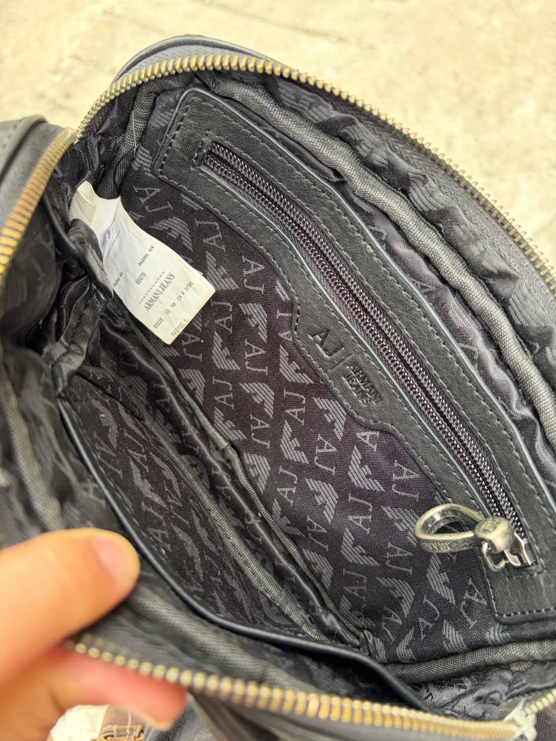 Armani Jeans 레더 트리컬러 포켓 크로스백 상품이미지3