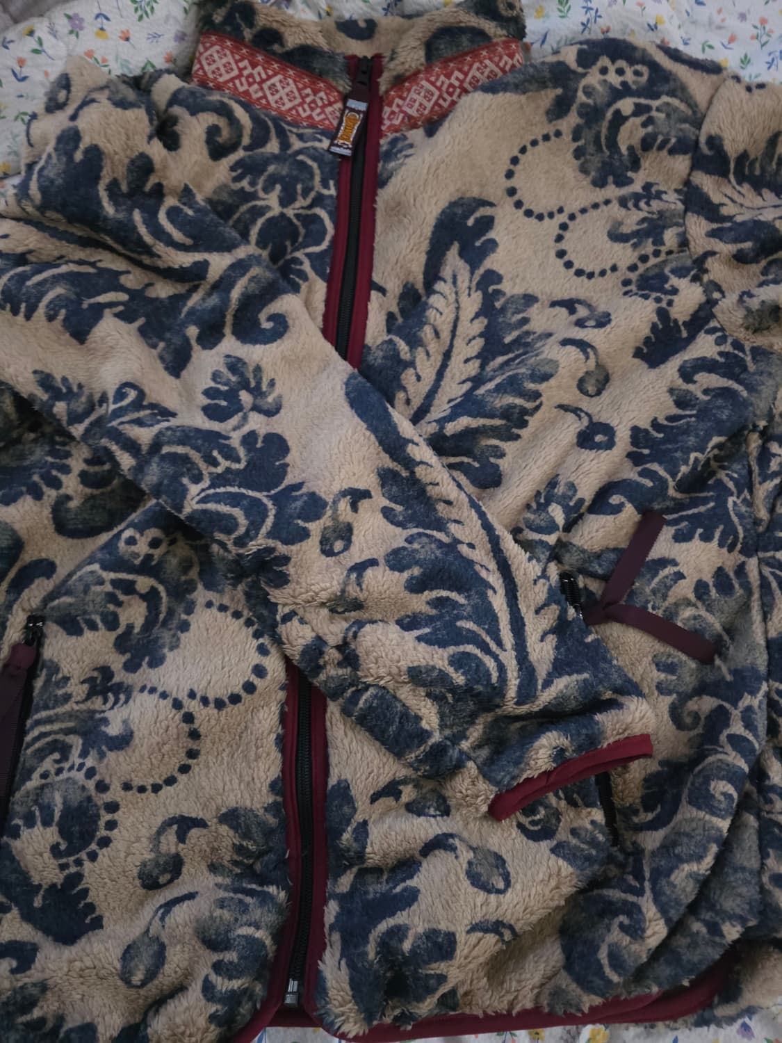 캐피탈다마스크패턴 플리스후리스 상품이미지2