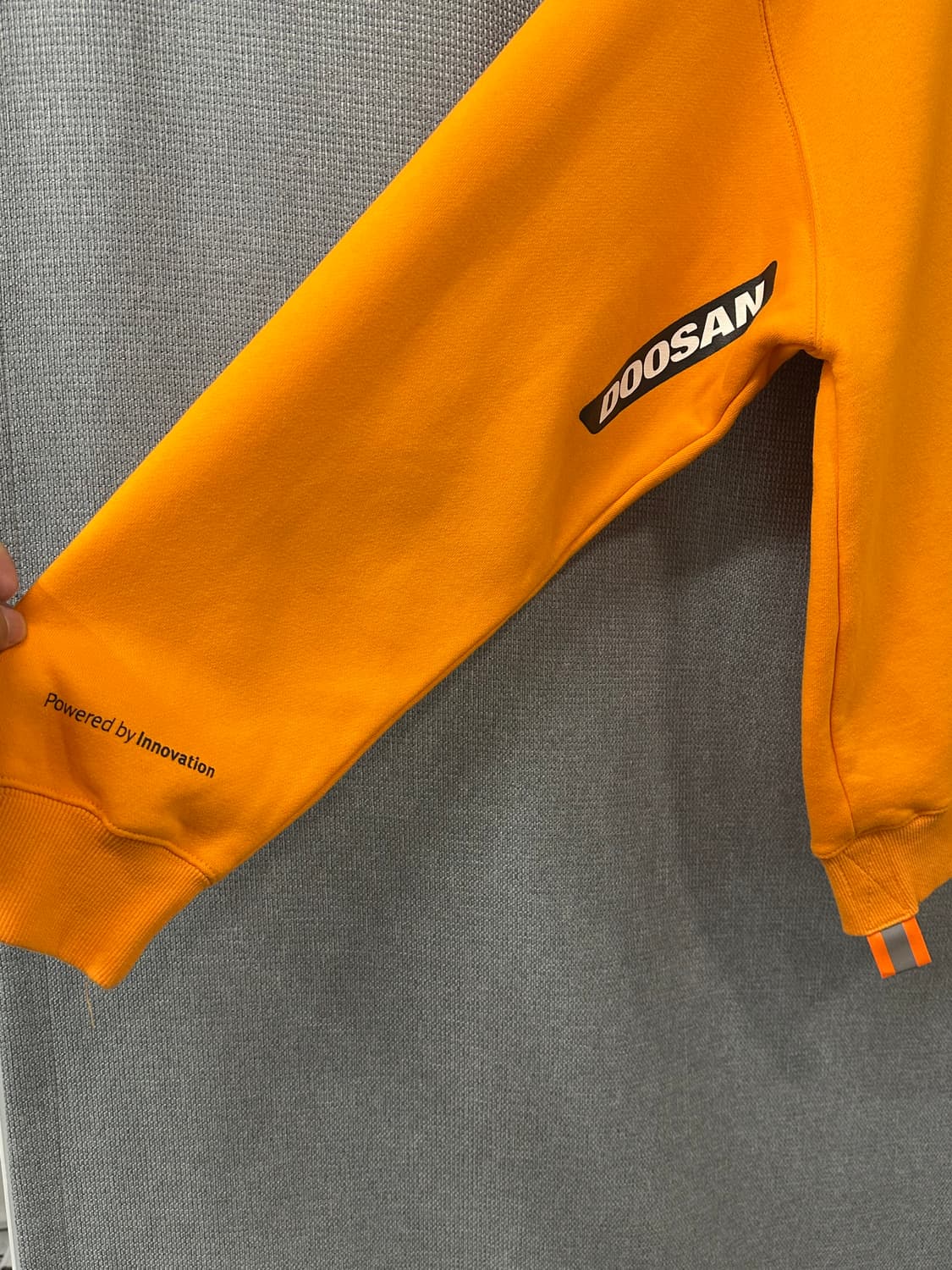 아이앱 스튜디오 x 두산 맨투맨 L 오렌지 상품이미지4