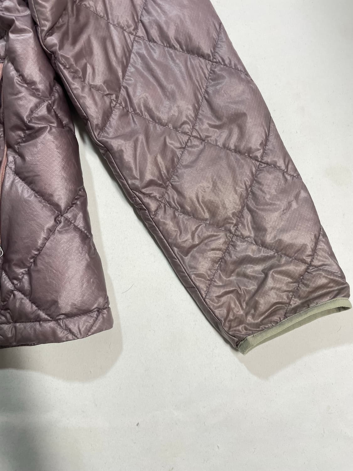 몽벨 재팬 다이아몬드 퀼팅 구스다운 경량패딩 상품이미지5